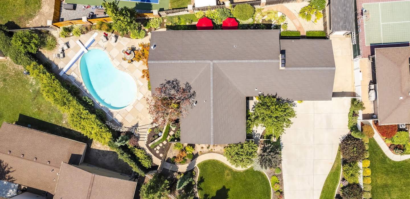 House with pool