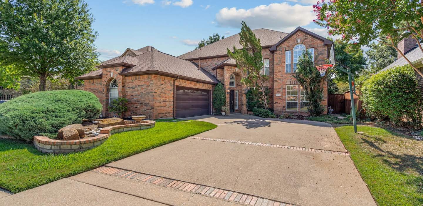 House with pool