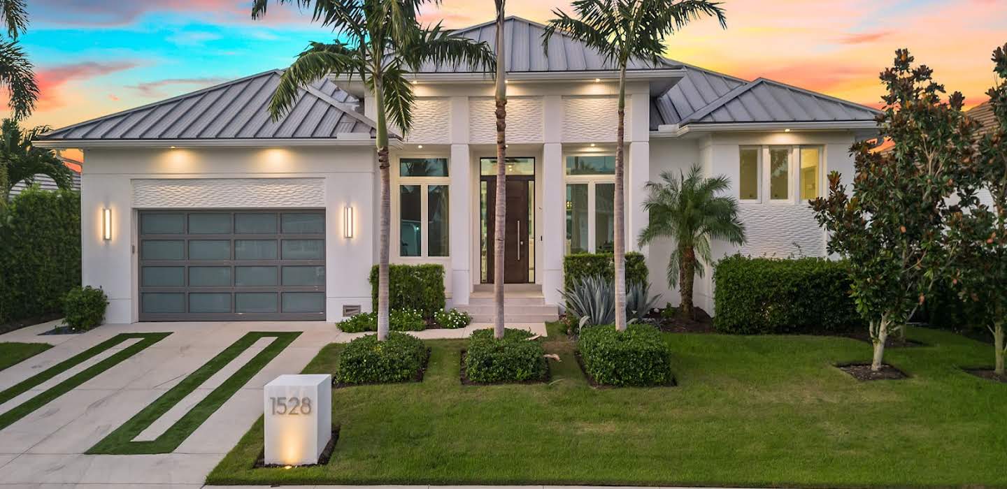 House with pool and garden